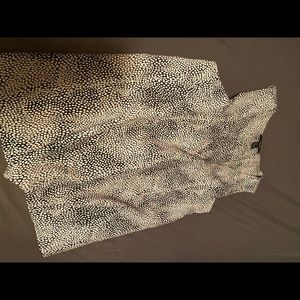 Forever 21 V-neck sleeveless blouse size small